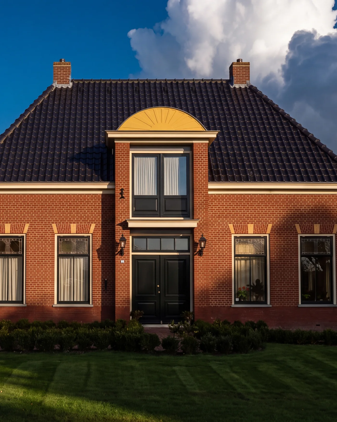 Door HB Bouw gebouwde notariswoning aan de Spanbroekerweg in Spanbroek